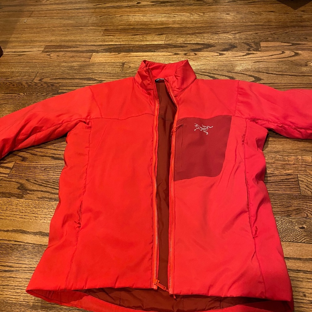 Arc'teryx Proton LT mens small Cardinal
